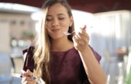 Why Every Pizza Lover Needs a Commercial Pizza Knife for Cleaner, Easier Slicing