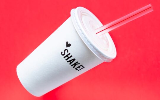 Red and White Drinking Straws: Nostalgic Style, Best Uses, and Eco-Friendly Options